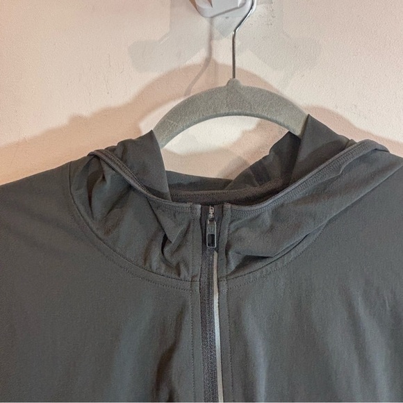 LULULEMON Sz L Fuel The Track Half Zip Hooded Vented Packable Top - Picture 4 of 15
